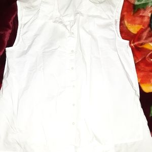 Forever 21 sleeveless blouse